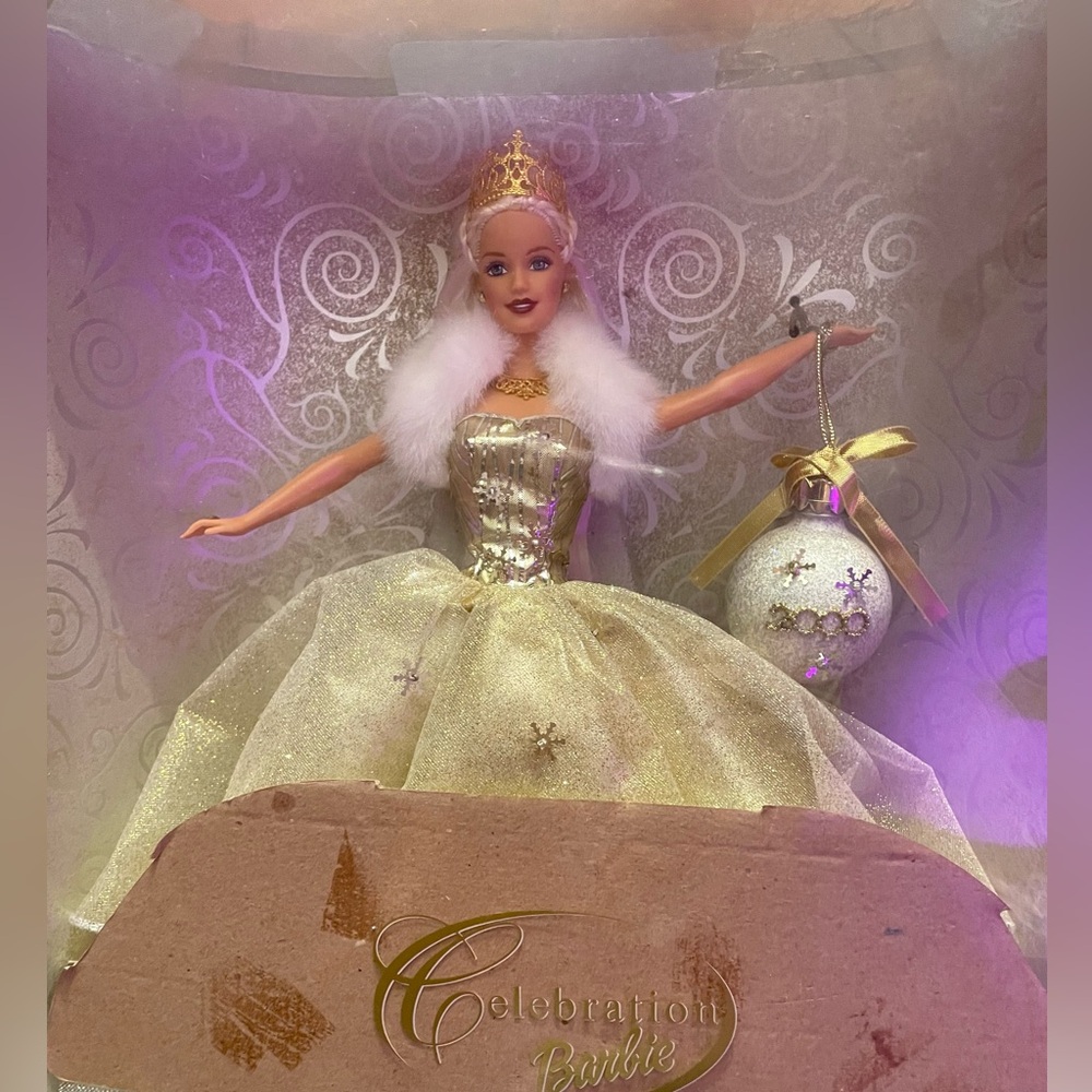 Barbie Y2K Celebration Doll in Gold & White (2000)(Collectors)MAKE ME AN OFFER.